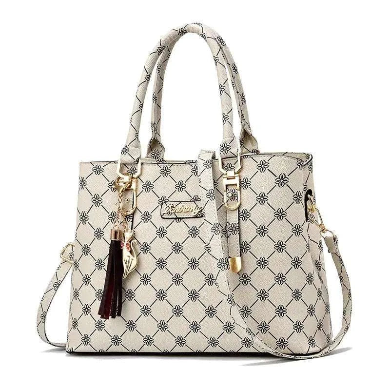 Women's crossbody bag with chic design and practical features for everyday use.